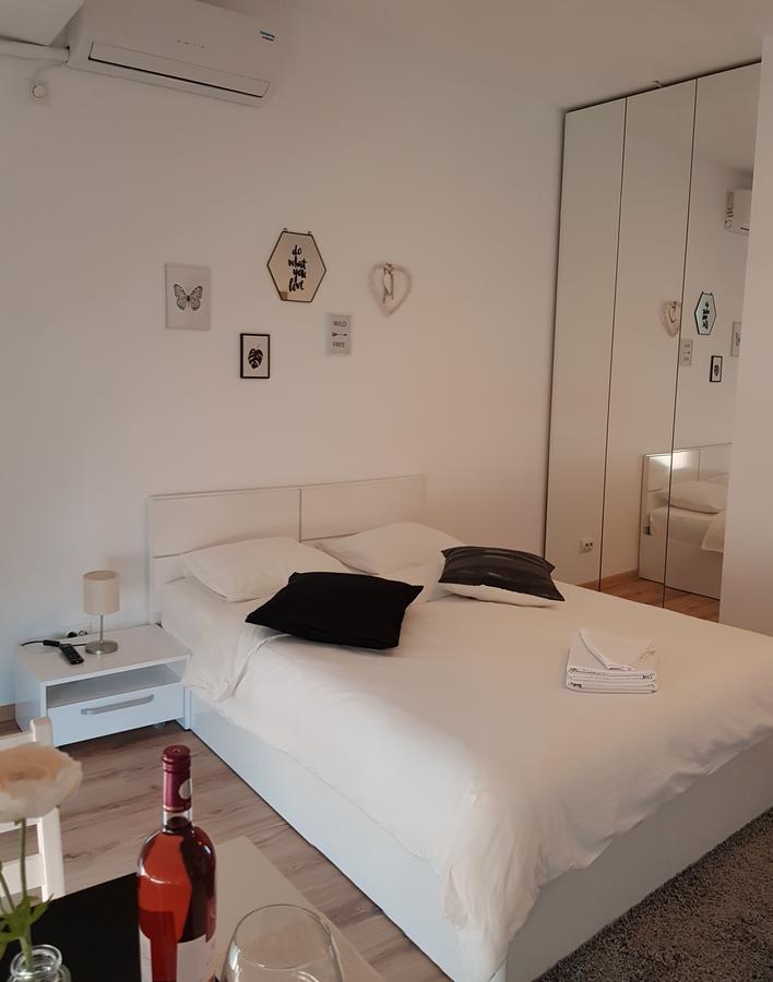 Studio Confort 3 Bucharest Luaran gambar