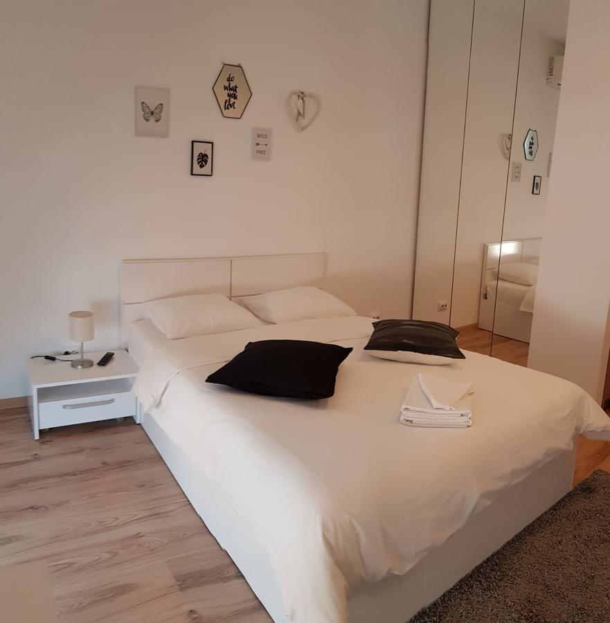 Studio Confort 3 Bucharest Luaran gambar
